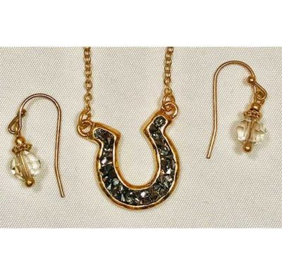 Black-Stone Horseshoe Necklace Set